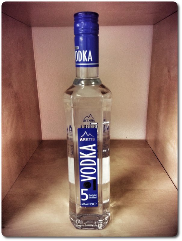Arktis Premium Vodka Flasche vorne